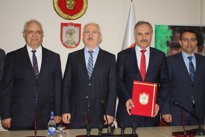 Devlet-Vatandaş katkısı ile yaptırılacak 24 Derslikli okul için protokol imzalandı