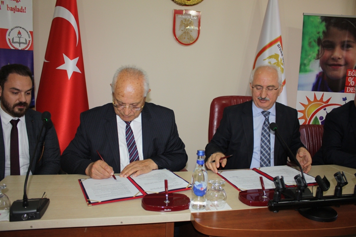 Devlet-Vatandaş katkısı ile yaptırılacak 24 Derslikli okul için protokol imzalandı
