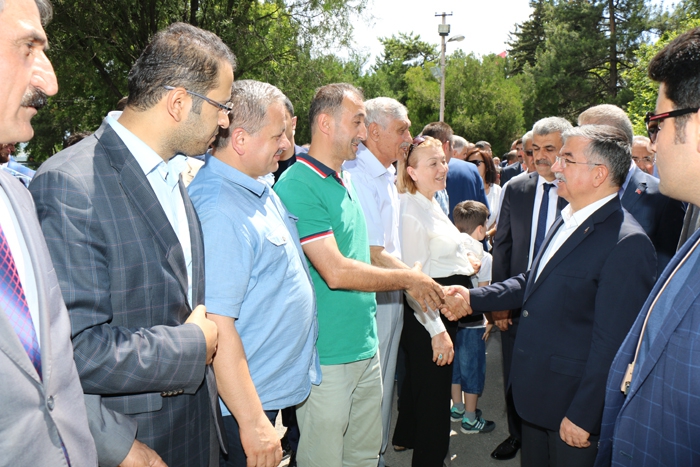 Milli Eğitim Bakanı İsmet Yılmaz; “terörü, yoksulluğu yenmek eğitimle mümkündür.”