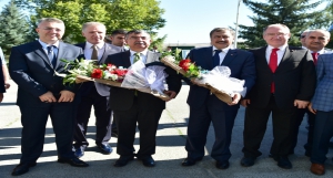 Bakan Yılmaz, Sivas´ta 325 milyonluk tesislerin temel atma törenine katıldı