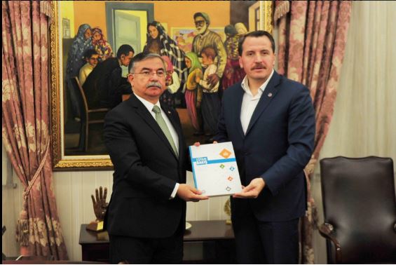 EBS MEB'e "Eğitime Bakış" Raporu Kitabını Takdim Etti