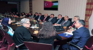 Bakan Yılmaz, Filistinli öğretmen ve öğrencileri kabul etti