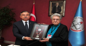 Bakan Yılmaz, Filistinli öğretmen ve öğrencileri kabul etti