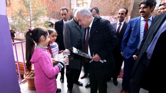 Diyarbakır İl Milli Eğitim Müdürü Hasan ASLAN'ın okul ziyaretleri devam ediyor.