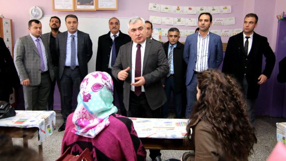 Diyarbakır İl Milli Eğitim Müdürü Hasan ASLAN'ın okul ziyaretleri devam ediyor.