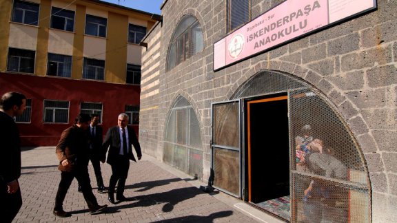 Diyarbakır İl Milli Eğitim Müdürü Hasan ASLAN'ın okul ziyaretleri devam ediyor.