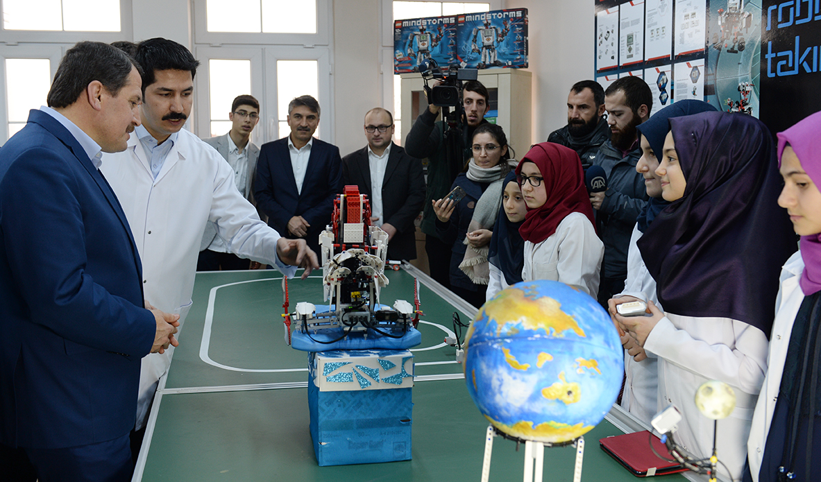 Yalçın'dan Müfredat ve Ders Süreleri Açıklaması