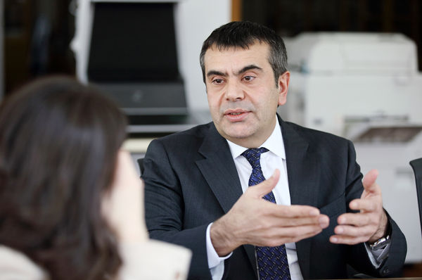 Yusuf TEKİN Yeni Müfredata Dair Merak Edilenleri Anlattı.