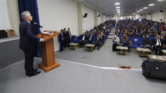 İl Milli Eğitim Müdüründen 15 Temmuz Şehidinin Anne Babasına Plaket