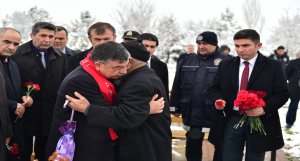 Bakan Yılmaz: “Aziz Şehitlerimizin Manevi Huzurunda Saygıyla Eğiliyorum”