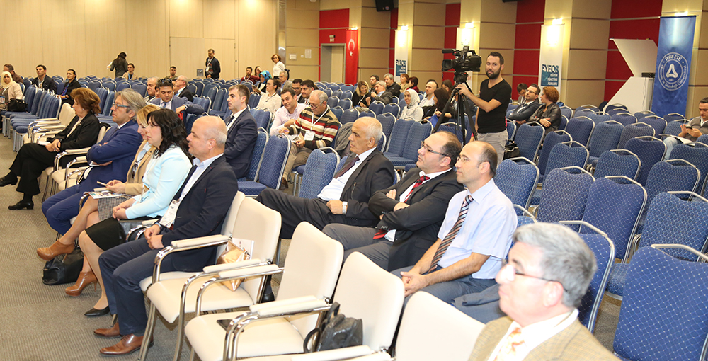 Öğretmenlerin Ders Yükünü Artırarak Eğitimi Geliştiremeyiz