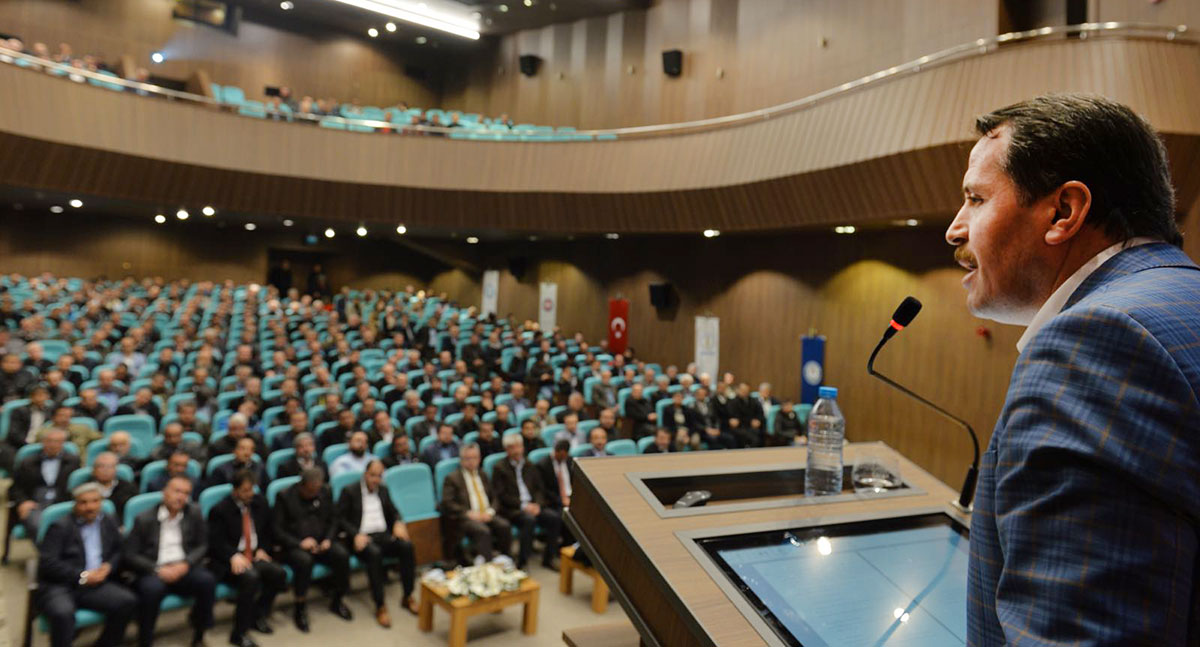 Öğretmeni örseleyen her yaklaşımın karşısındayız