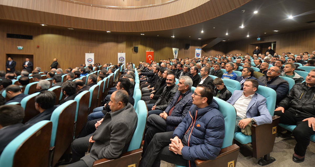 Öğretmeni örseleyen her yaklaşımın karşısındayız