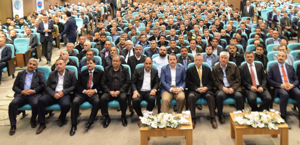 Öğretmeni örseleyen her yaklaşımın karşısındayız