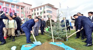 Bakan Yılmaz ve Bakan Eroğlu Fidan Dikti