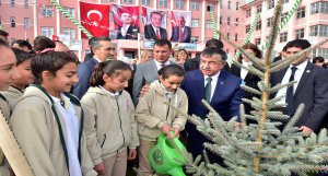 Bakan Yılmaz ve Bakan Eroğlu Fidan Dikti
