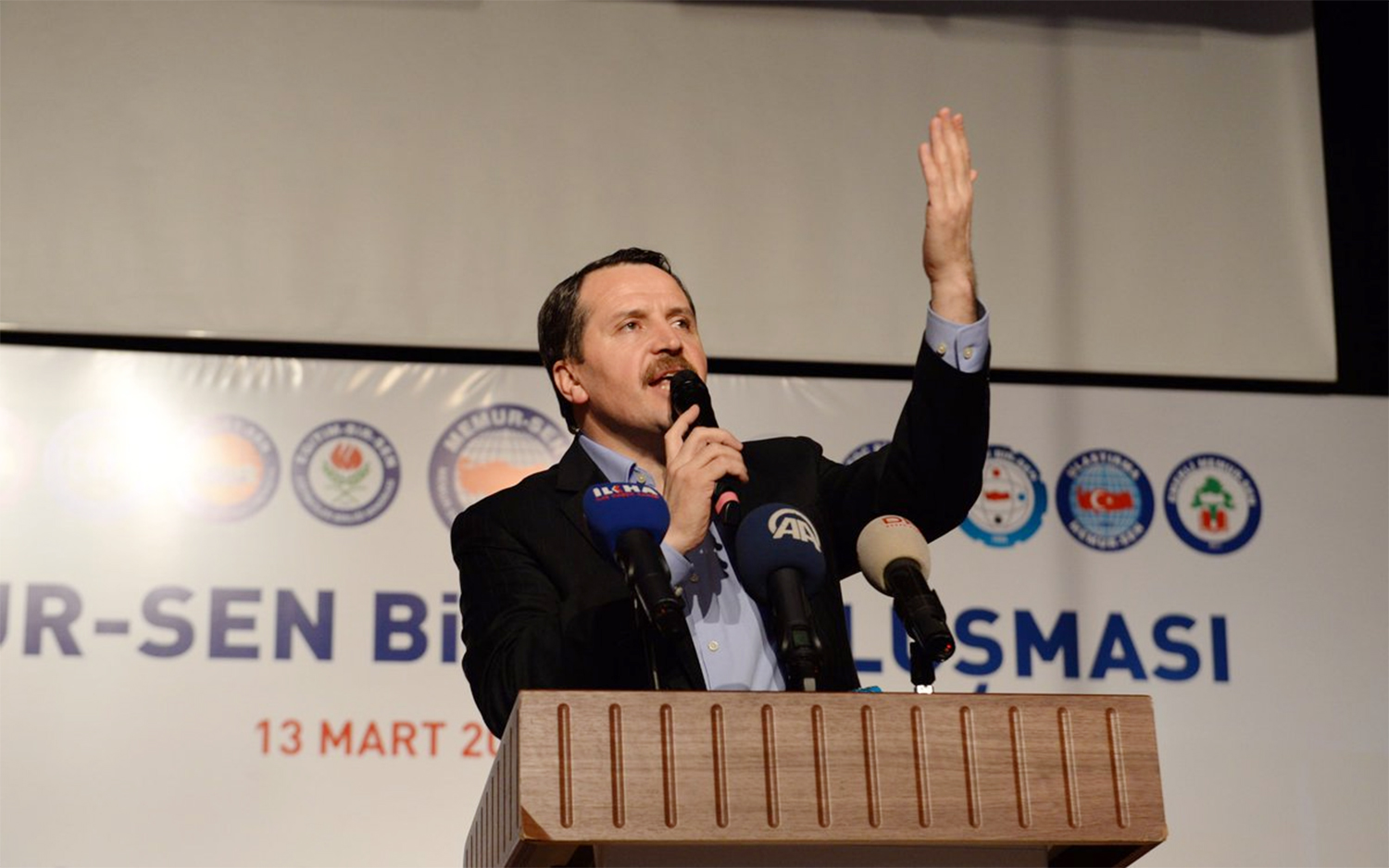 Sözleşmeli Öğretmenlere ‘Eşin İle İşin Arasında Tercih Yap’ Denilmesi Vicdanları Sızlatmaktadır