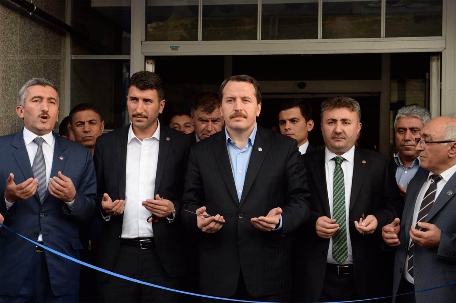 Sözleşmeli Öğretmenlere ‘Eşin İle İşin Arasında Tercih Yap’ Denilmesi Vicdanları Sızlatmaktadır