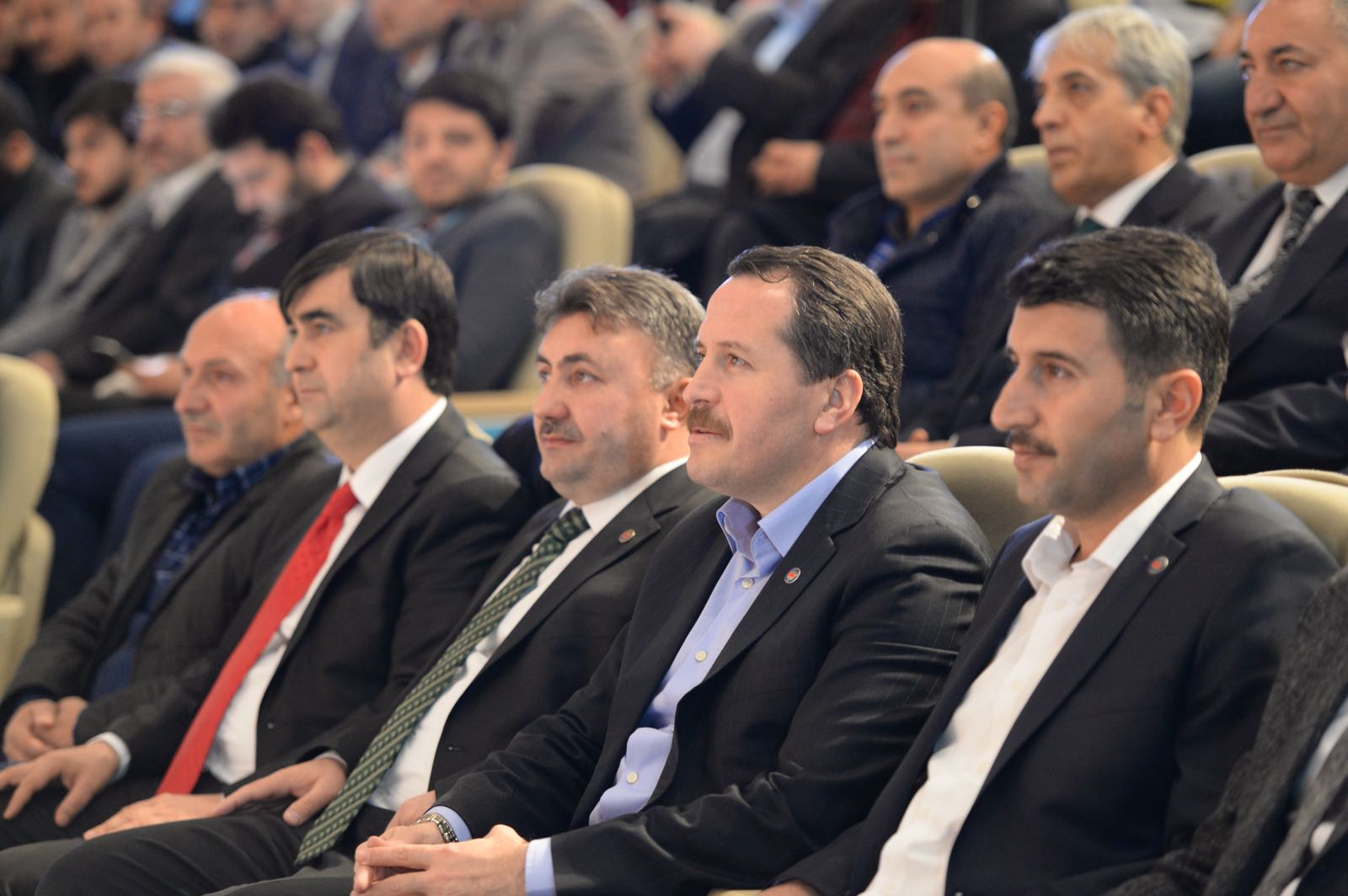 Sözleşmeli Öğretmenlere ‘Eşin İle İşin Arasında Tercih Yap’ Denilmesi Vicdanları Sızlatmaktadır