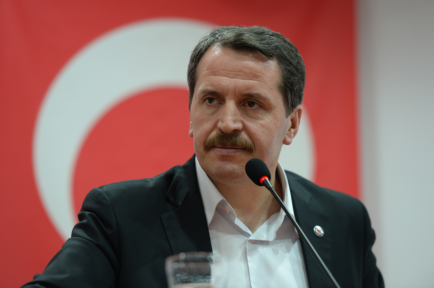 Öğrencinin öğretmene parmak salladığı bir sistemle yol alamayız