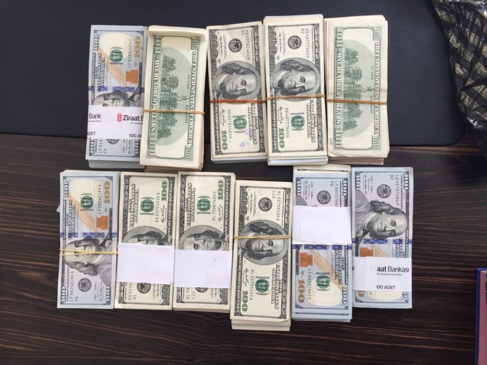 FETÖ’cü öğretmenin evinden 90 bin dolar çıktı