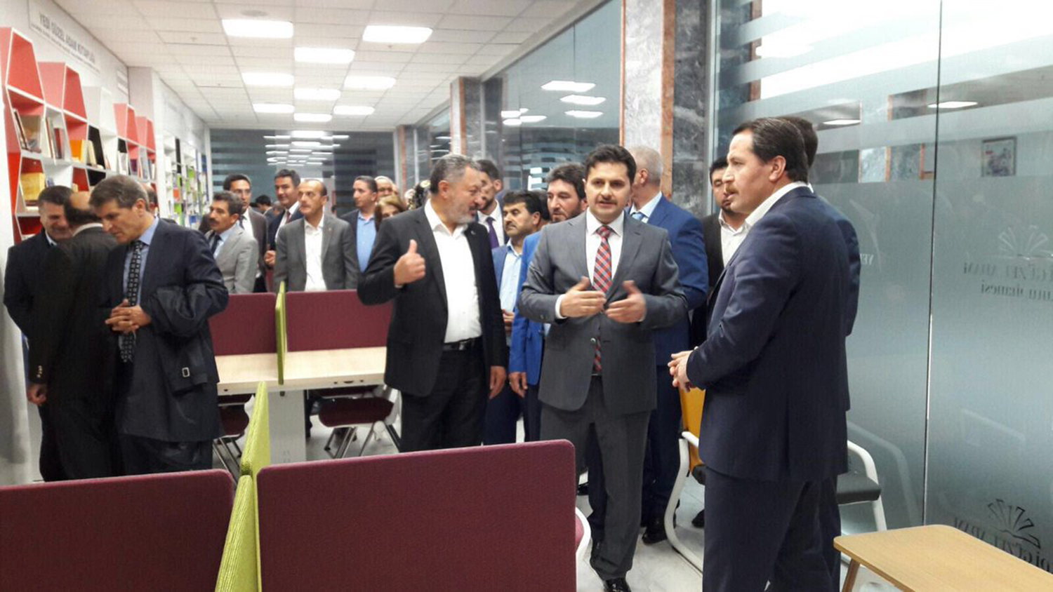 Sözleşmeli Öğretmenler Kadroya Geçirilmelidir