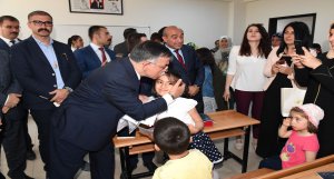 Başbakan Yıldırım ve Bakan Yılmaz, Bitlis’te karne dağıtım törenine katıldı