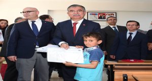 Başbakan Yıldırım ve Bakan Yılmaz, Bitlis’te karne dağıtım törenine katıldı