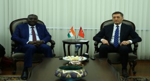 Bakan Selçuk, Nijerli mevkidaşıyla bir araya geldi