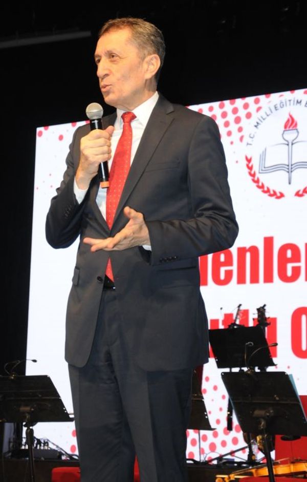 Bakan Ziya Selçuk 81 ilden gelen öğretmenlerle buluştu