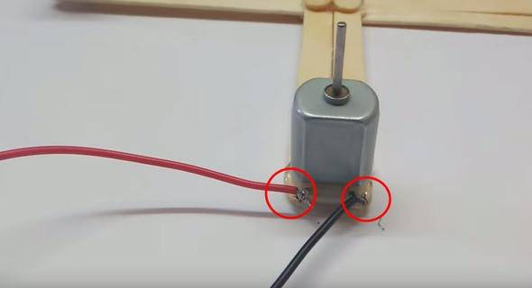 İngiliz öğrenci dondurma çubuğundan drone yaptı