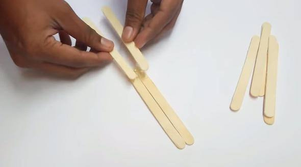 İngiliz öğrenci dondurma çubuğundan drone yaptı