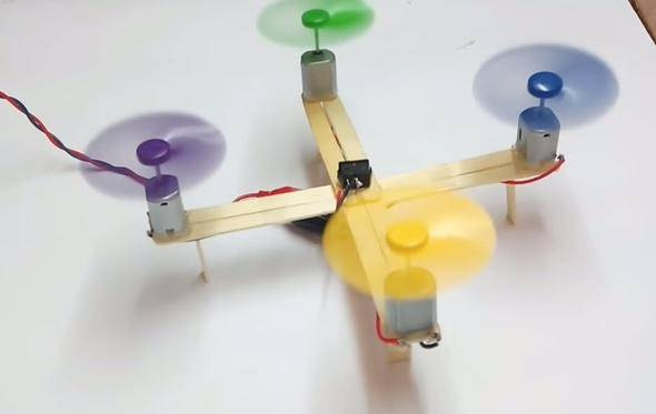 İngiliz öğrenci dondurma çubuğundan drone yaptı