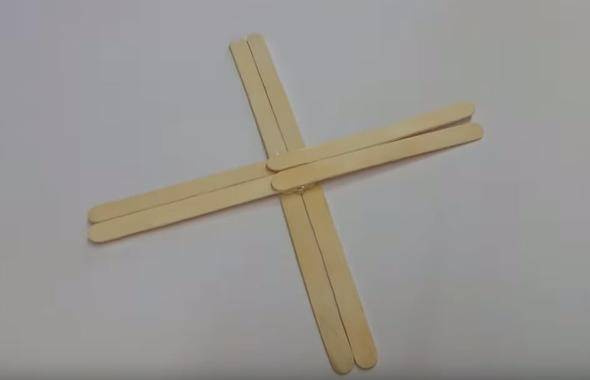 İngiliz öğrenci dondurma çubuğundan drone yaptı