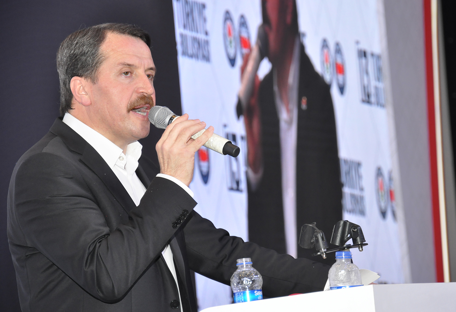 Toplu Sözleşme Masasına Yetkili Olmayan Sendikalar Oturmamalı