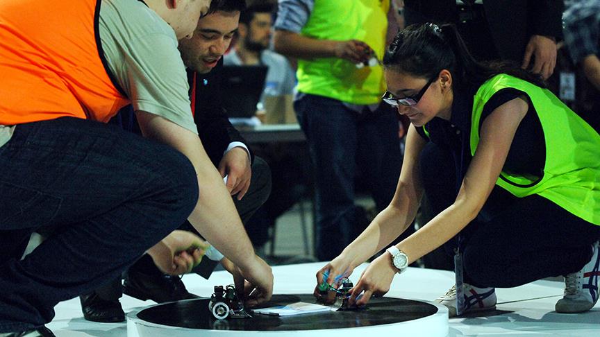 MEB'den 'yapay zeka' temalı uluslararası robot yarışması