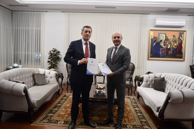 Sözleşmeli Öğretmenlere Eş Durumu Talebi Ziya Selçuk'a İletildi