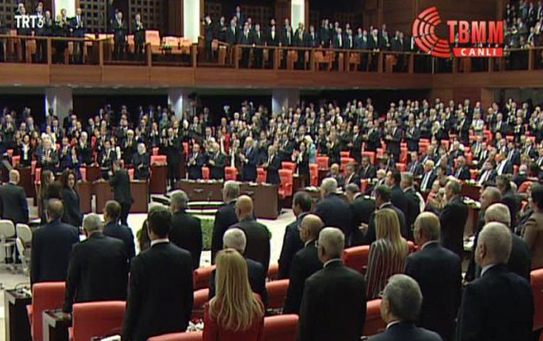 Mecliste Ayağa Kalkmadılar İstiklal Marşı Okumadılar
