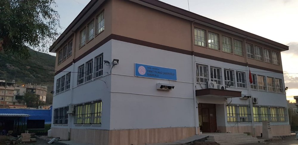 İzmir il milli eğitim müdürlüğü Fırat Yılmaz Çakıroğlu'nun ismini yaşatıyor