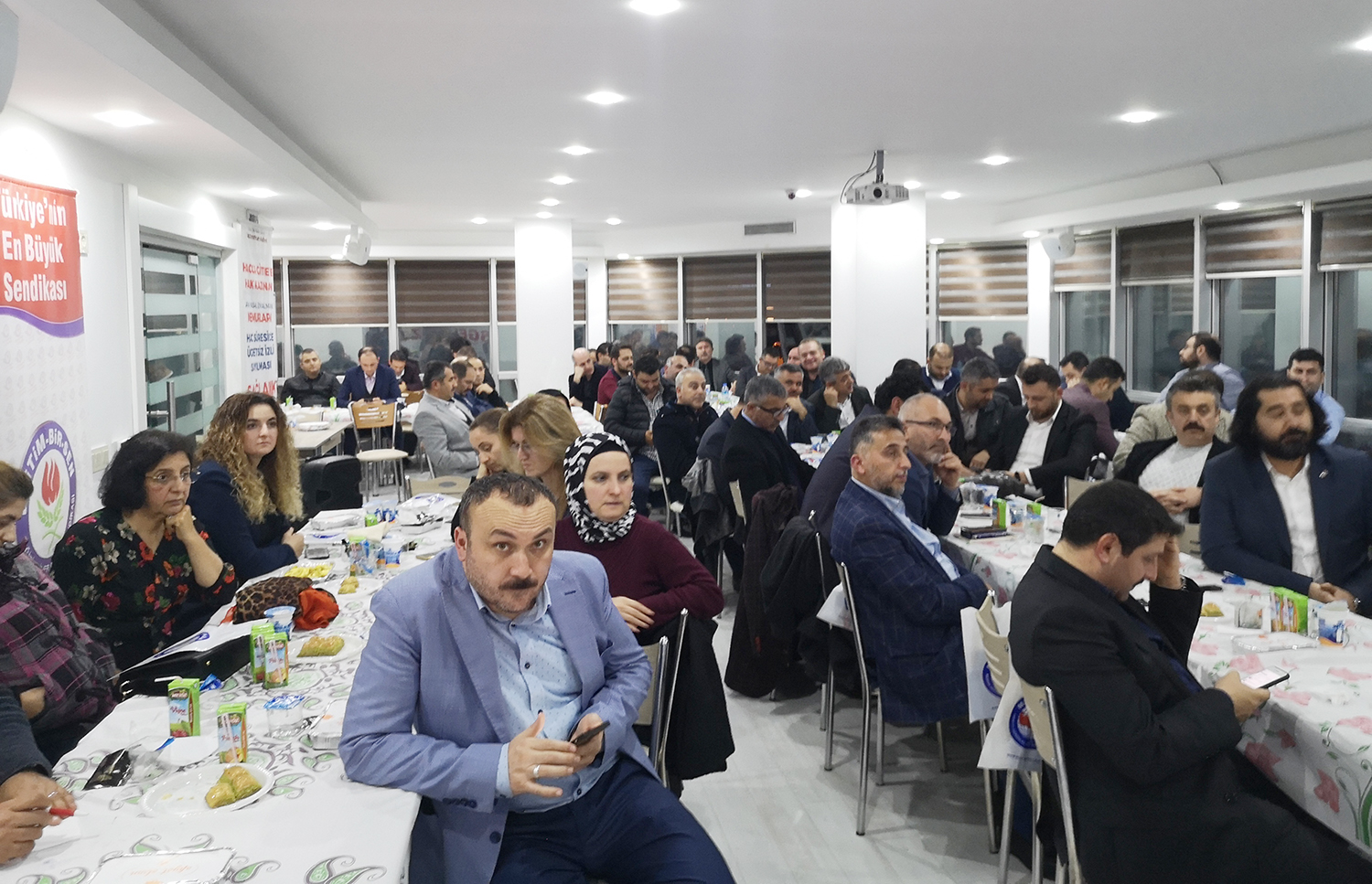 Kamuda sözleşmeli istihdamından vazgeçilmelidir