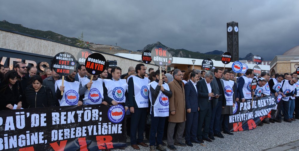 EĞİTİM-BİR-SEN’İN REKTÖR İSYANI!