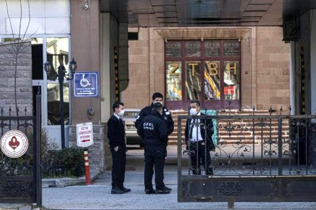 Koronavirüsten karantinaya alınan vatandaş, canlı yayına bağlandı....