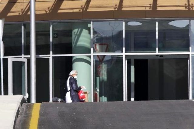 Koronavirüsten karantinaya alınan vatandaş, canlı yayına bağlandı....