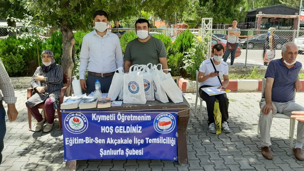 İlçeye Atanan Öğretmenler Hediyelerle Karşılandı