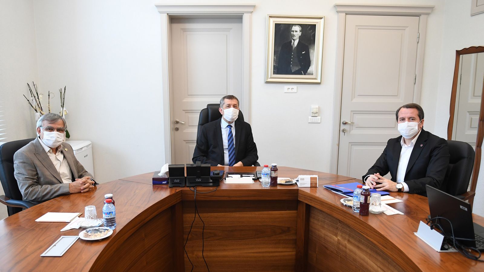 Eğitim-Bir-Sen, Eğitimcilerin Çözüm Bekleyen Sorunlarını Bakan Ziya Selçuk'a İletti