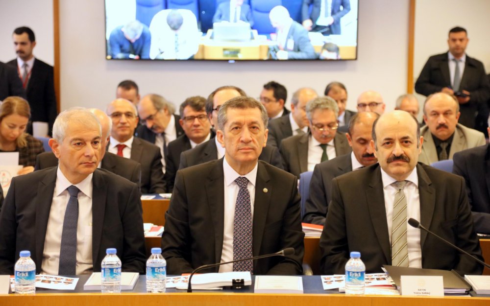 Öğretmen atamaları için görüşmeler devam ediyor