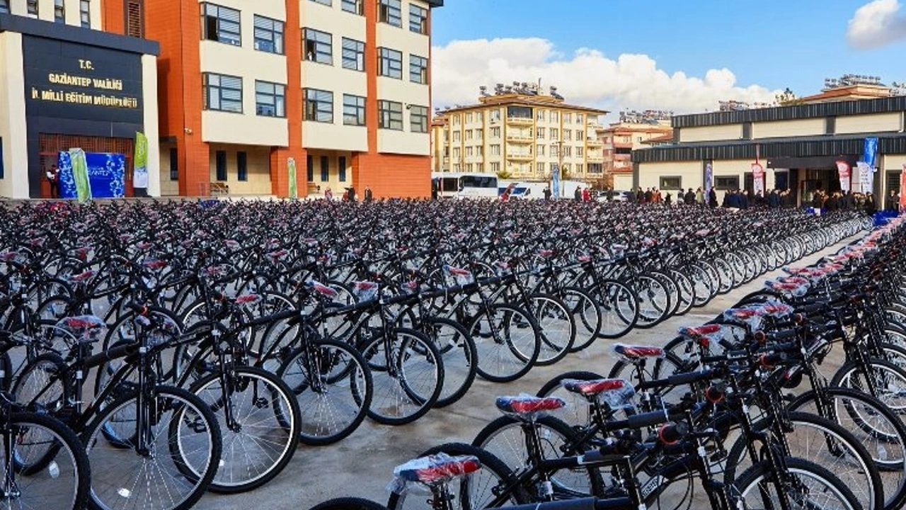 gaziantepte-sira-ogretmenlerde-40-bin-ogretmene-bisiklet-dagitilacak-1.webp