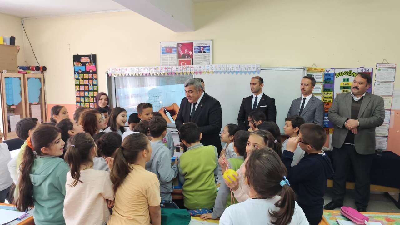 7edcd685-905b-4d11-8945-7185ae727c1d-19002a40-9a23-4d63-a12e-db4787fe7fb5