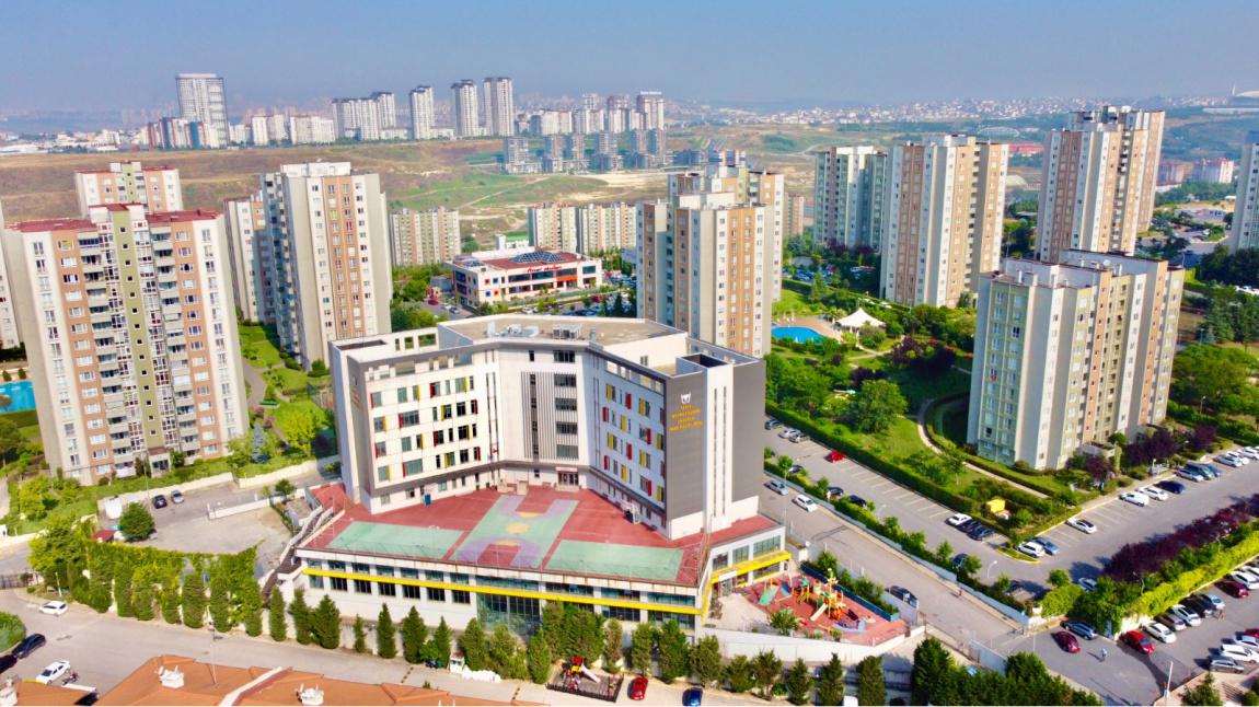 İmam Hatip Lisesi’nin Kapalı Havuzlu, Çince Hazırlık Sınıflı İmkanları Gündem Oldu